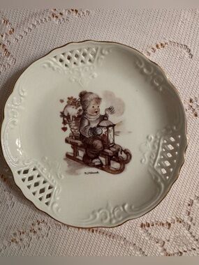 Vintage-M.J. Hummel Style White Decorative Porcelain Plate with Child Motif
